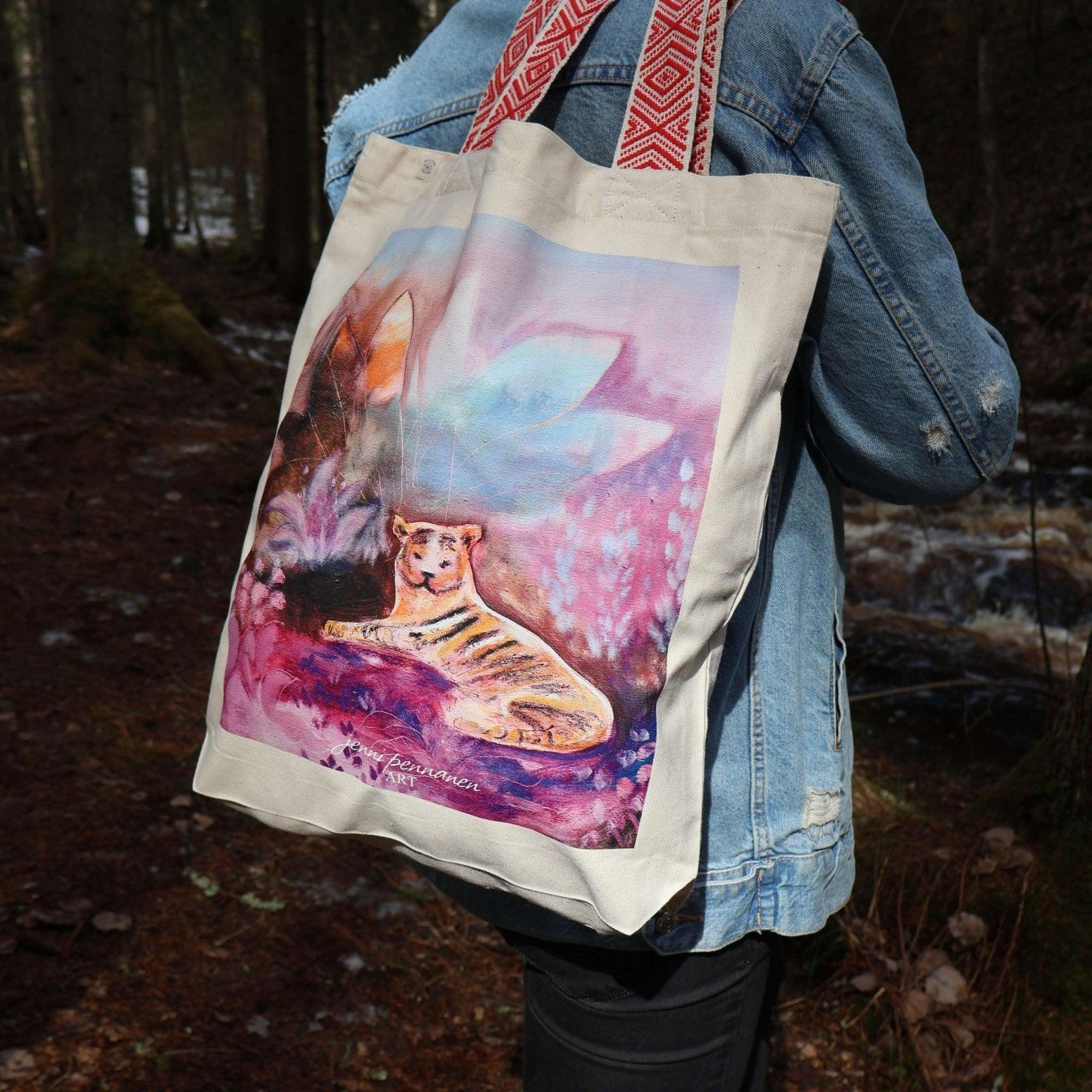 Premium Plus-Ekologinen puuvillakassi Tiikeri -taidepainatuksella - Jenni Pennanen Art