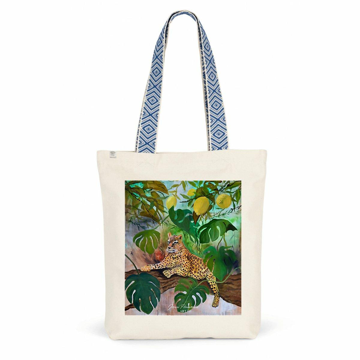Cat in the lemon tree