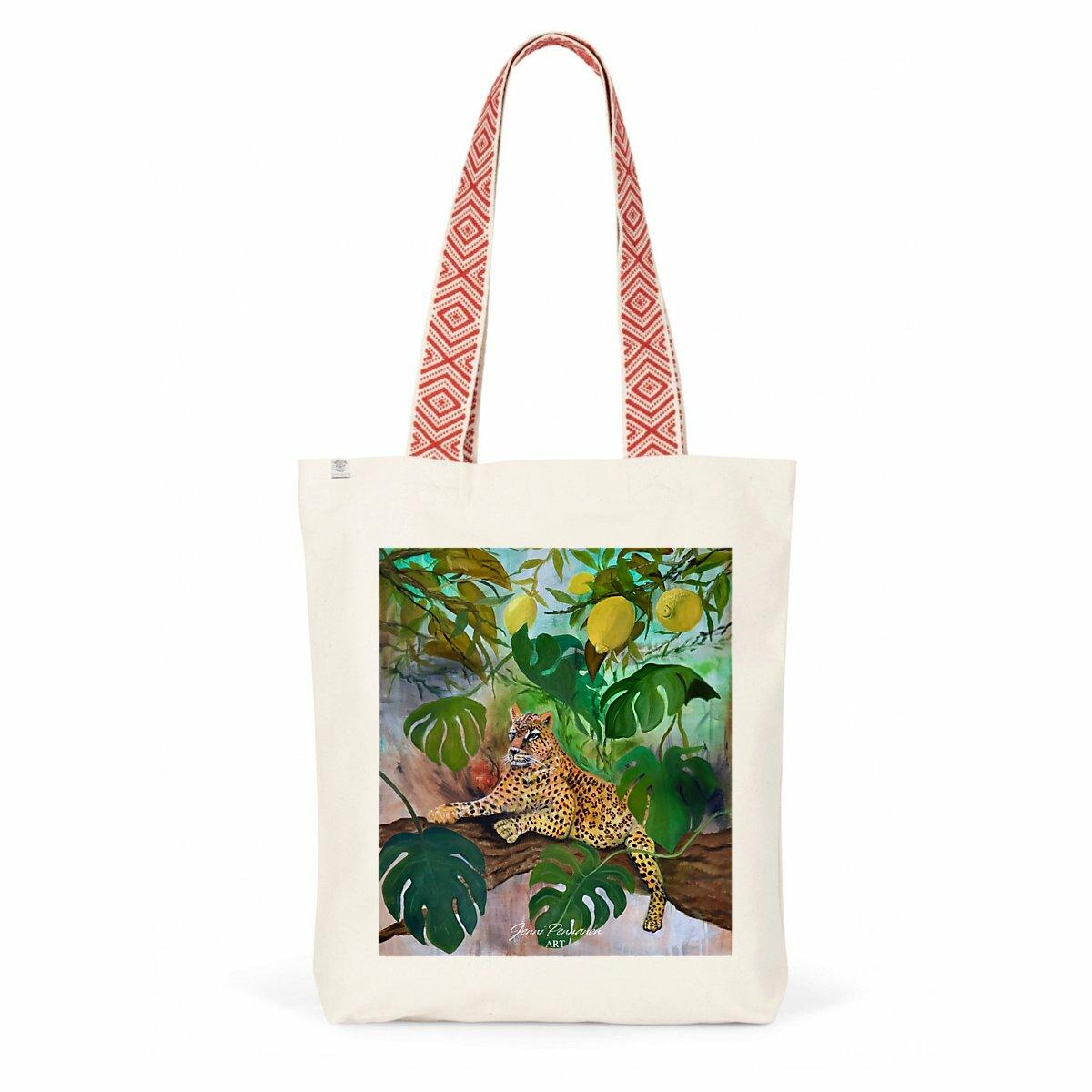 Cat in the lemon tree